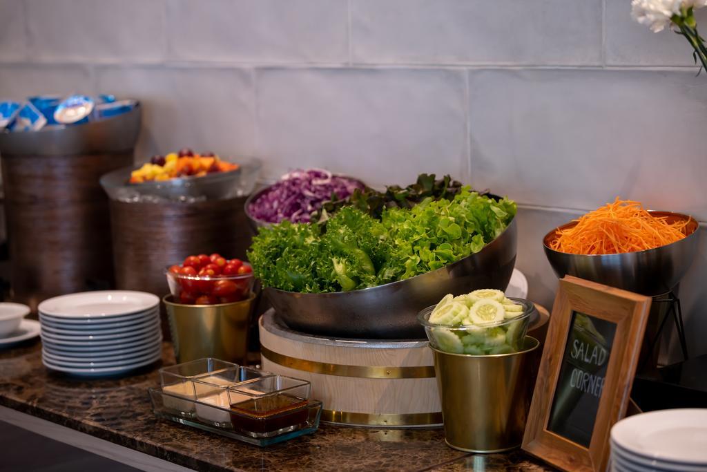 Jasmine 59 Hotel Бангкок Екстер'єр фото A salad bar