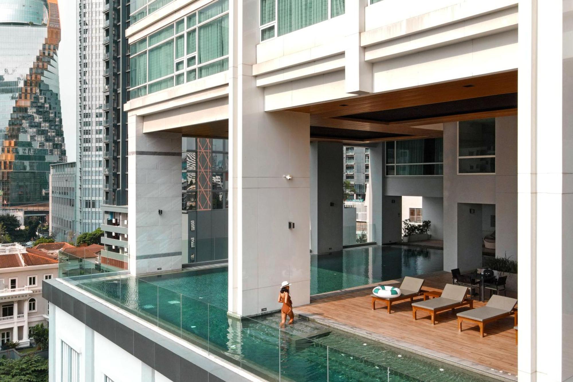 Jasmine 59 Hotel Бангкок Екстер'єр фото The swimming pool at the 10th floor